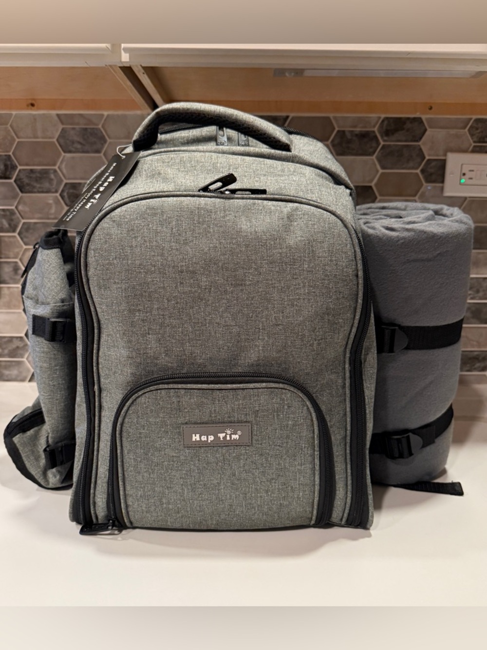 Hap Tim Picnic Basket Backpack for 4 Person,